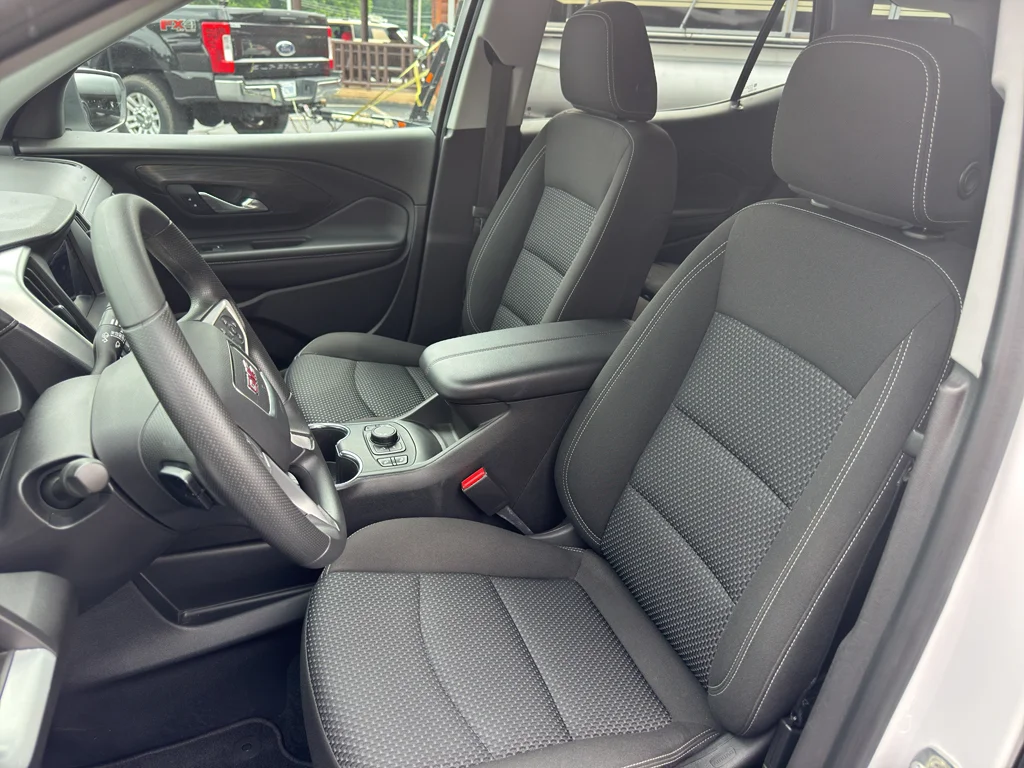 Used 2022 Summit White GMC SLE image 17
