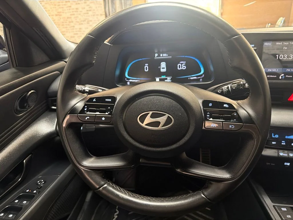 Used 2025 Intense Blue Hyundai SEL Sport image 18