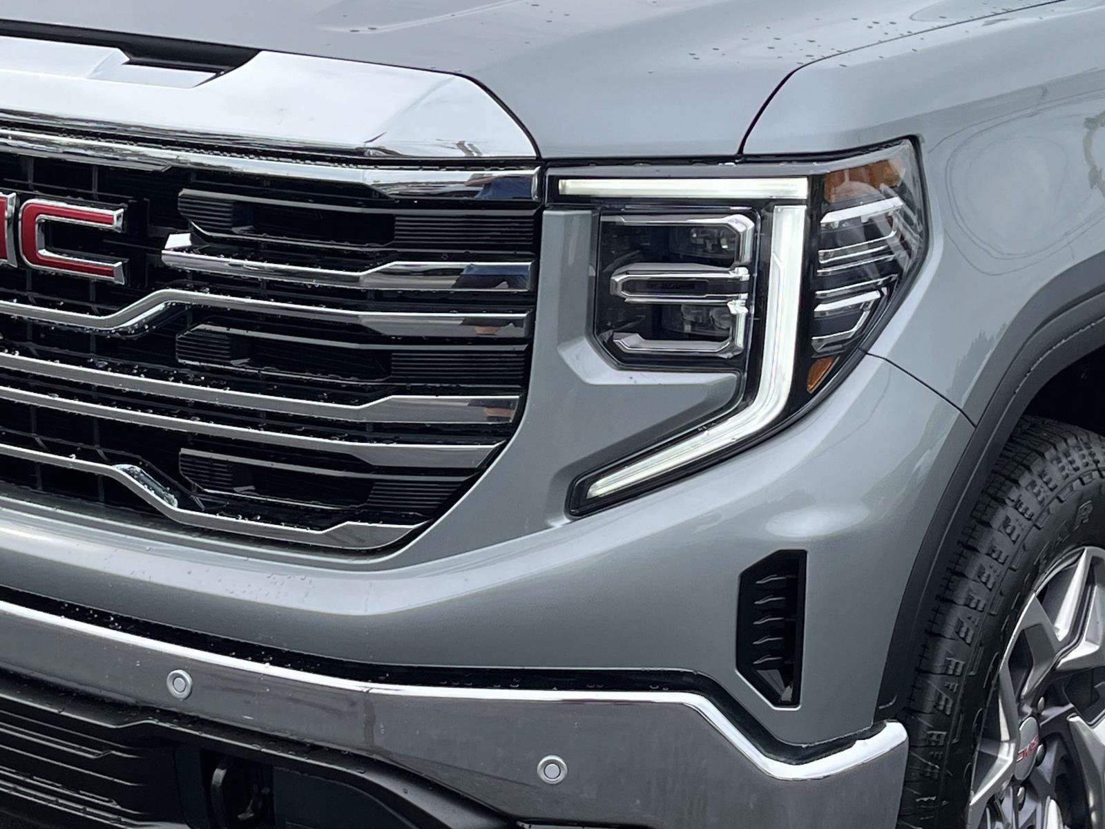 2026 GMC Sierra 1500 SLT - Photo 11