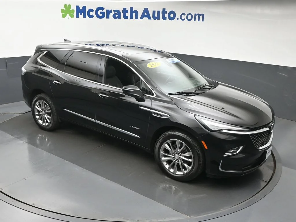 Used 2022 Black Buick Avenir image 3
