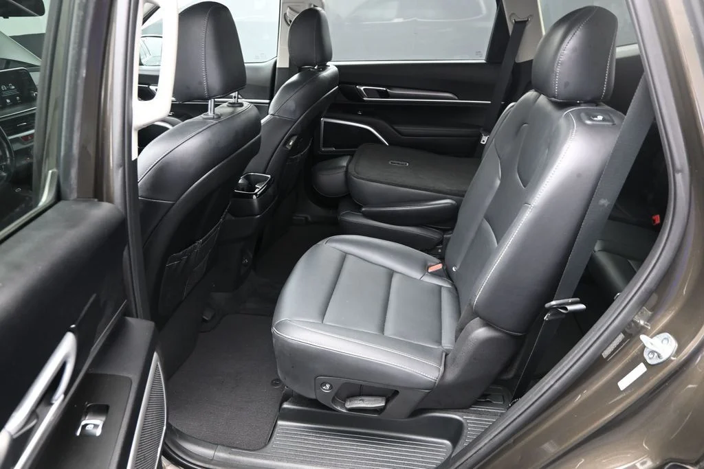 Used 2021 Green Kia S image 15