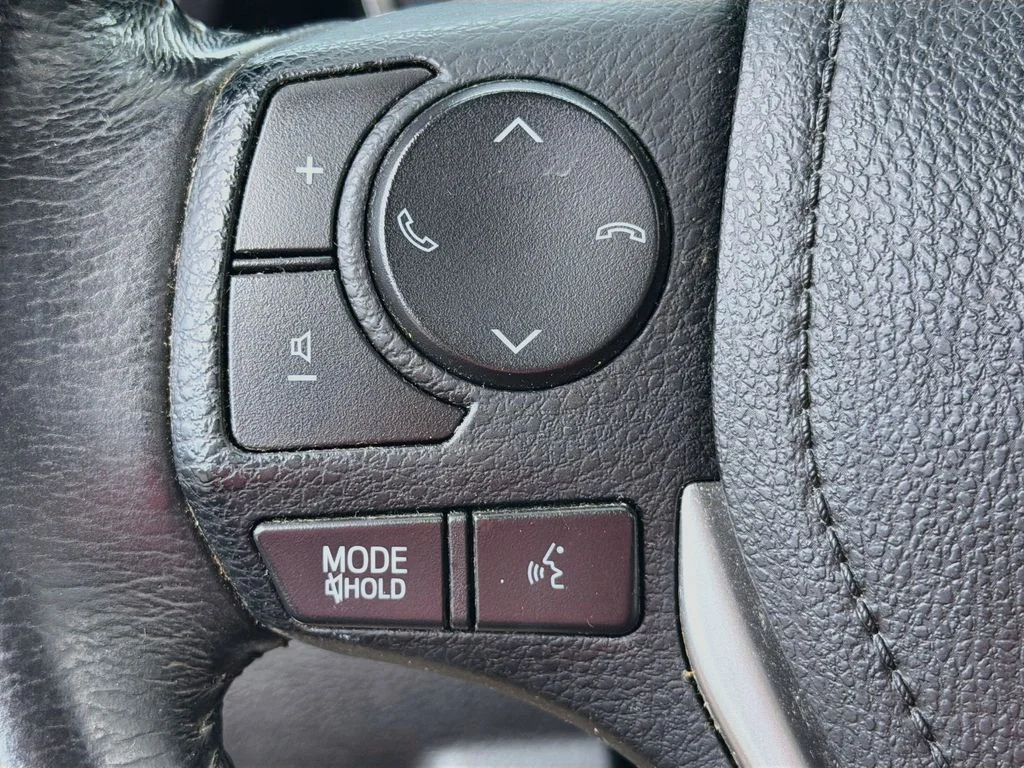 Used 2017 Slate Metallic Toyota L image 18