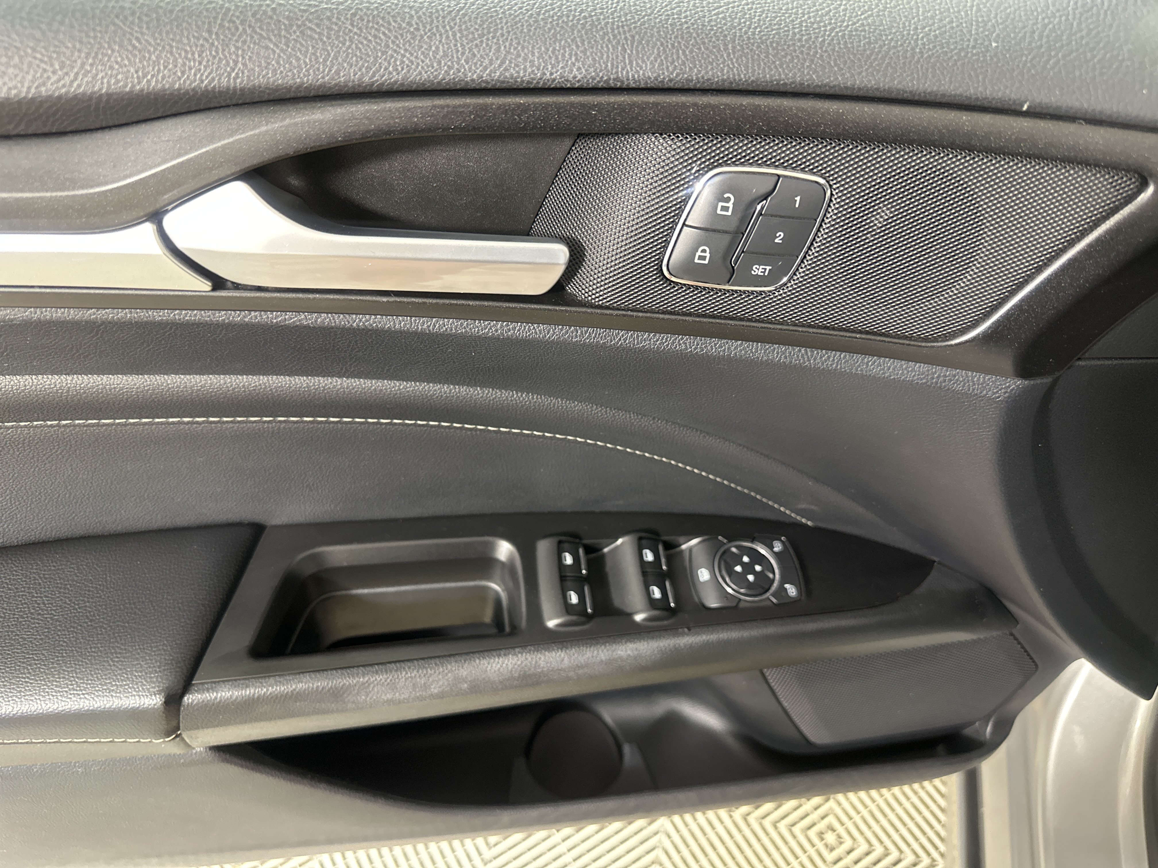 Used 2019 Silver Ford Titanium image 11