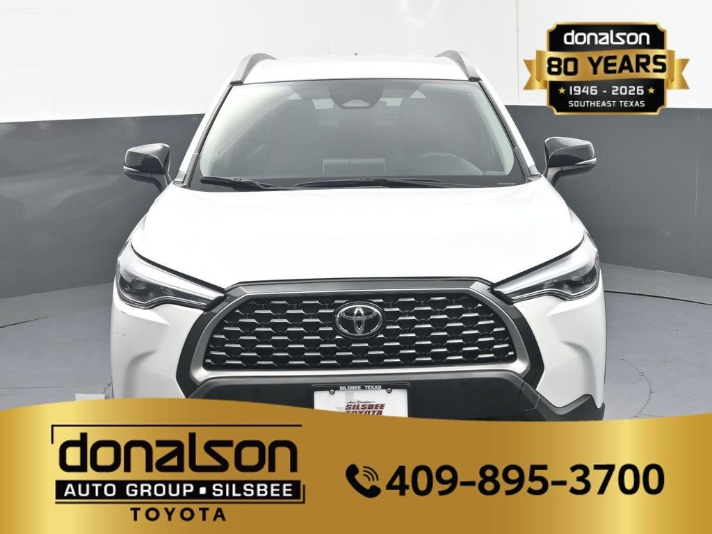 Used 2025 Beige Toyota XLE image 3