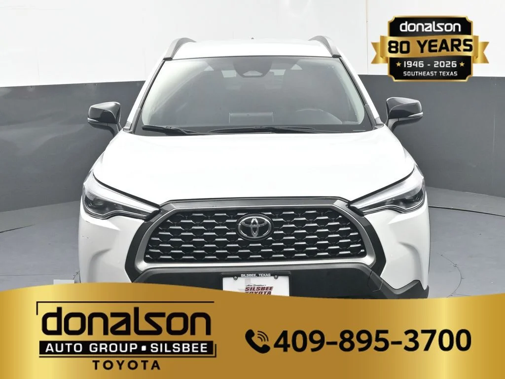 Used 2025 Beige Toyota XLE image 3