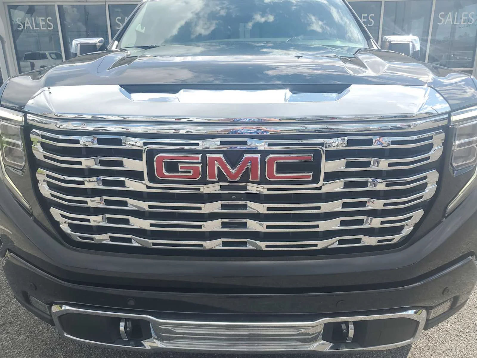 Used 2023 ONYX BLACK GMC Denali image 13