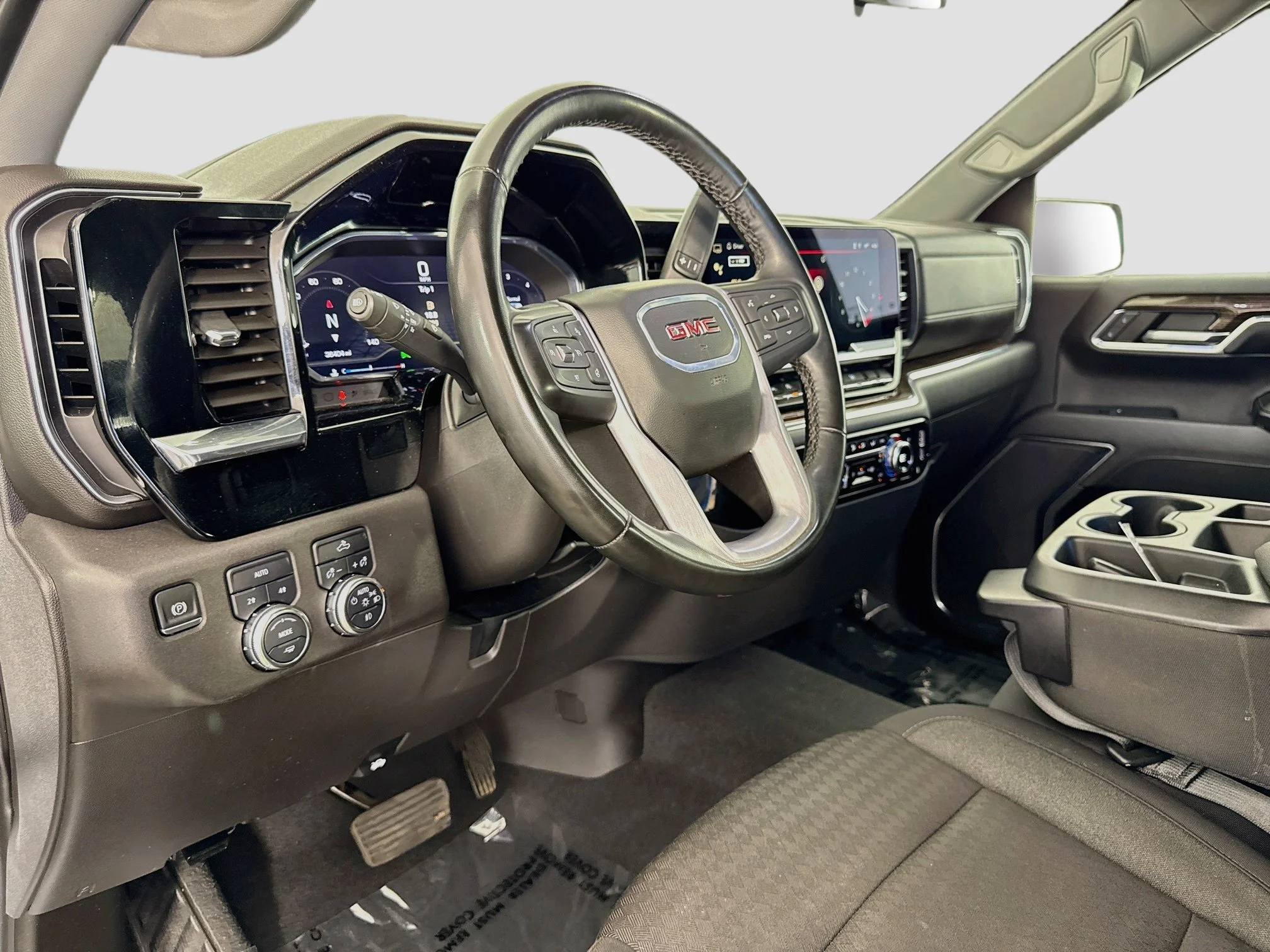Used 2024 Summit White GMC Elevation image 11