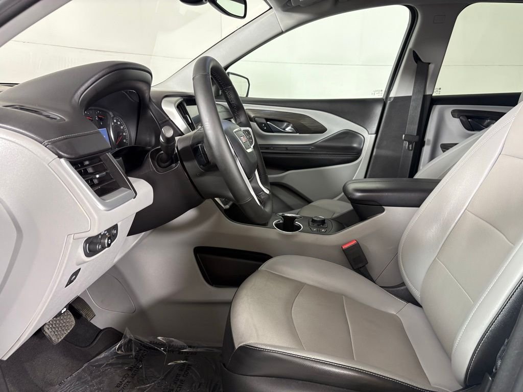 Used 2024 White GMC SLT image 24