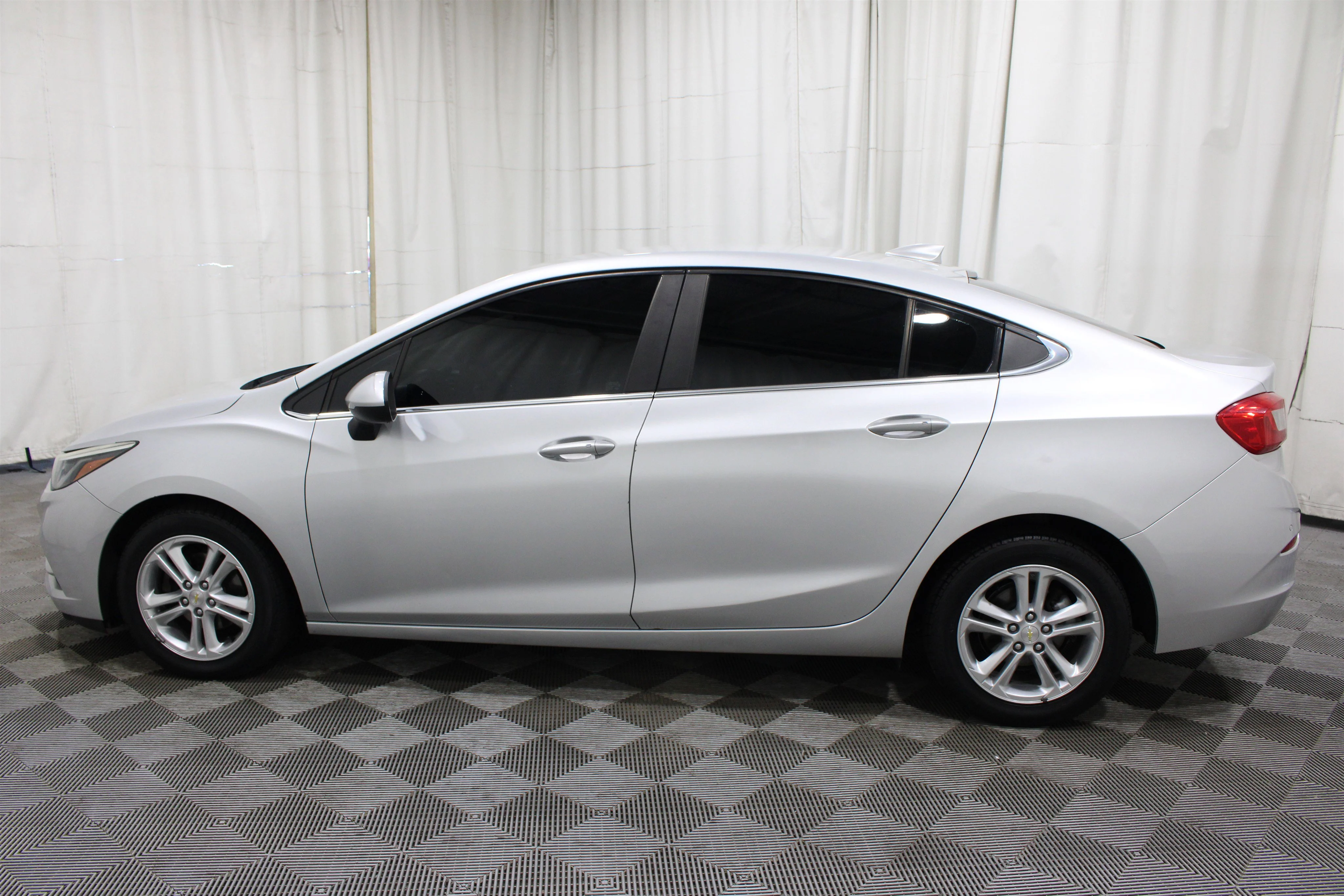 2017 Chevrolet Cruze LT - Photo 32