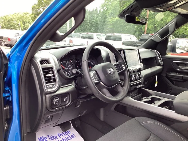 New 2026 Hydro Blue Pearl-Coat Exterior Paint RAM Big Horn/Lone Star image 24