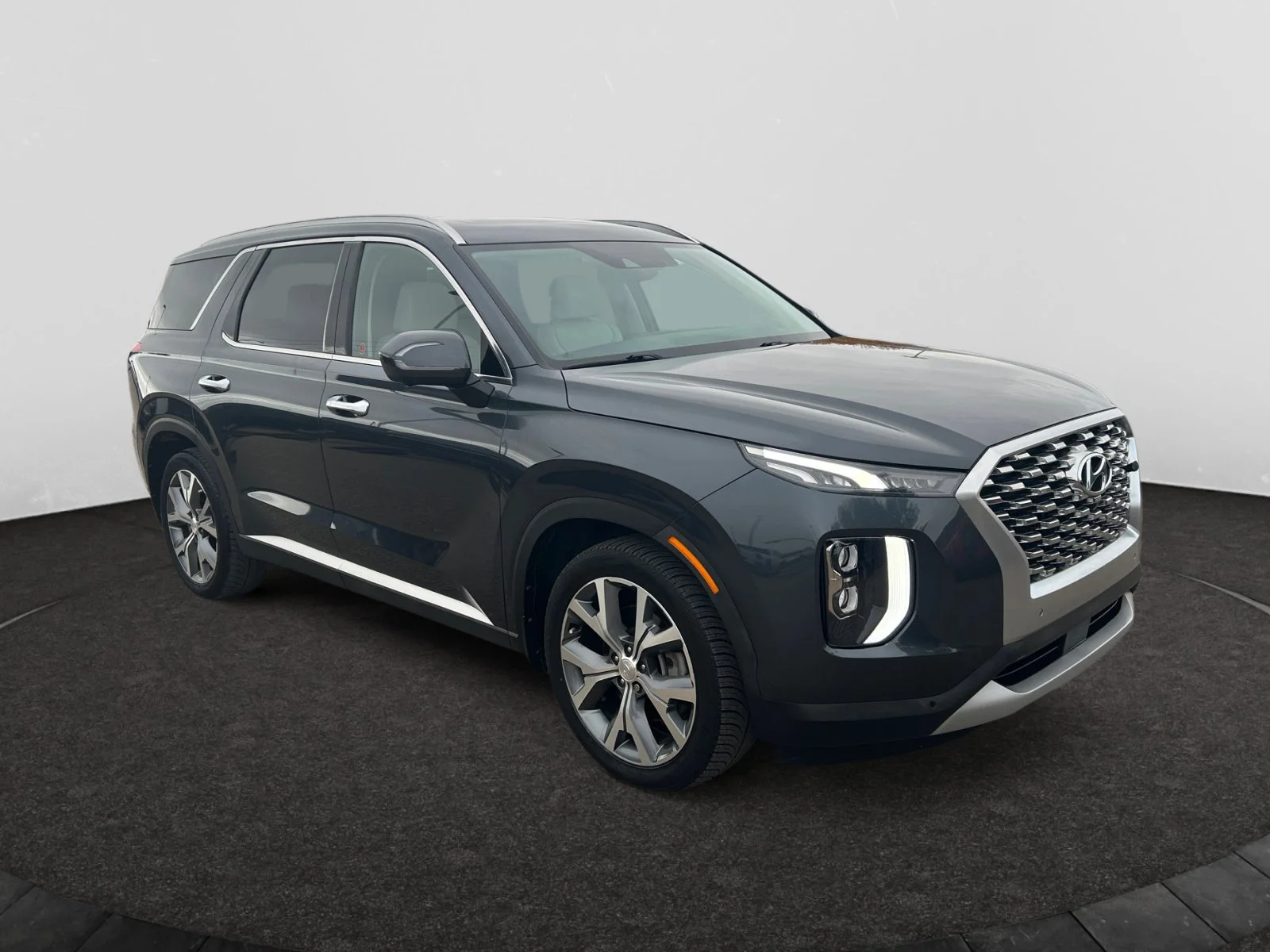Used 2020 Gray Hyundai Luxury AWD image 7