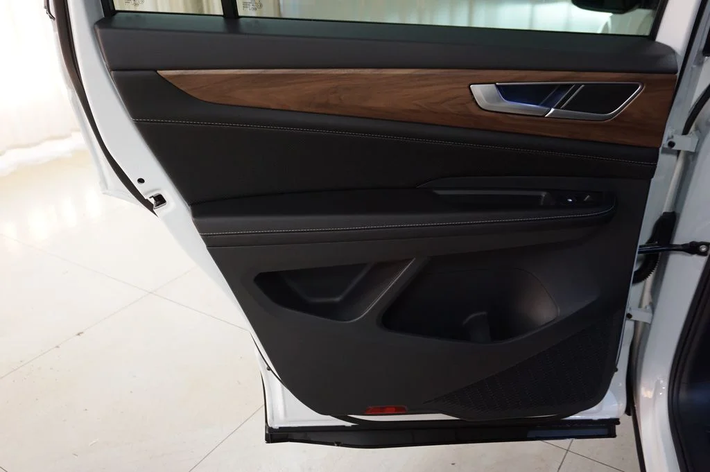 New 2026 Opal White Volkswagen SE image 27