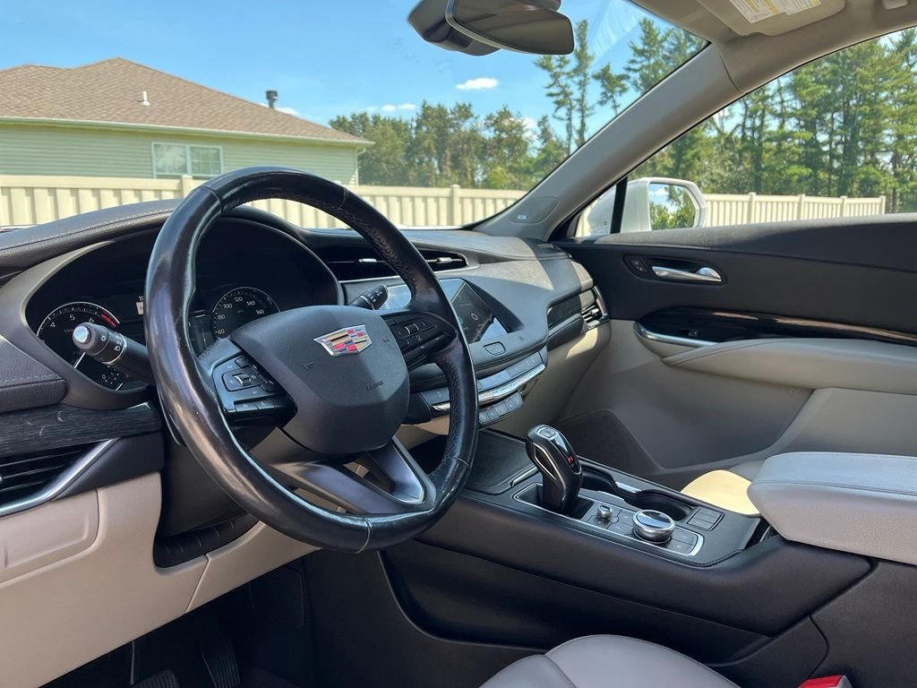 Used 2019 Silver Cadillac Premium Luxury image 18