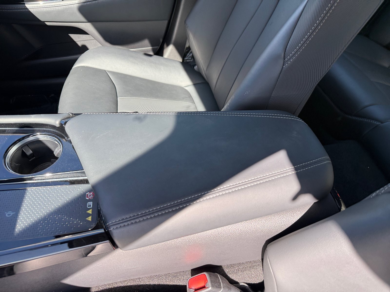 Used 2021 White Toyota XLE image 14