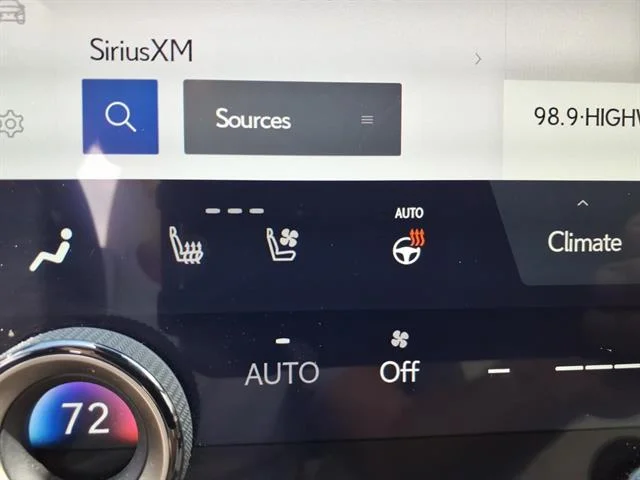 Used 2023 Iridium Lexus Luxury image 7