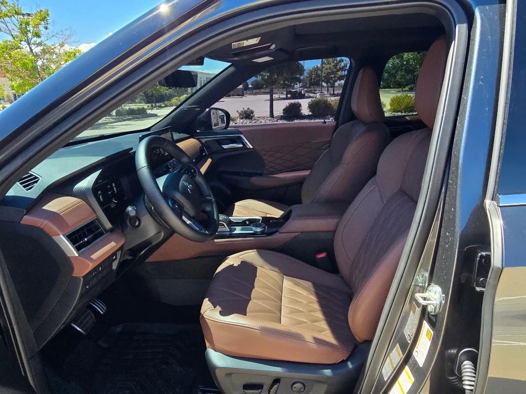 Used 2026 Gray Mitsubishi Black Edition image 13