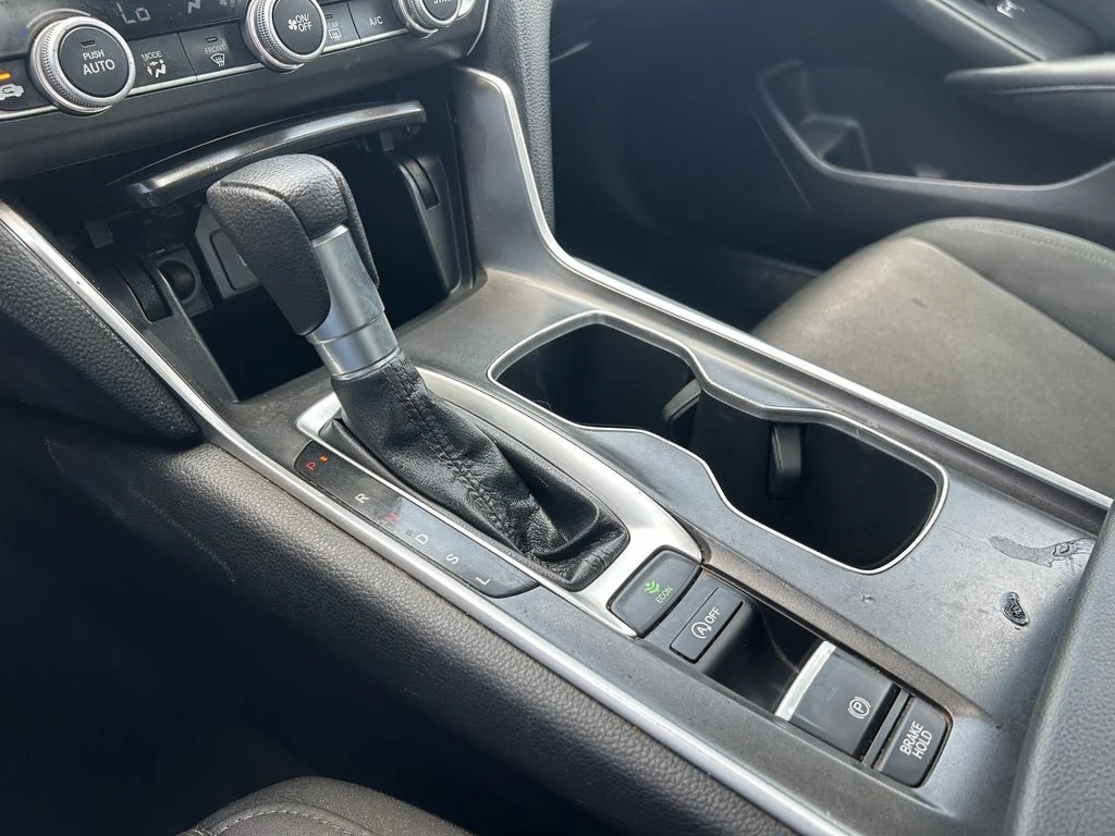 Used 2022 Silver Honda LX image 19