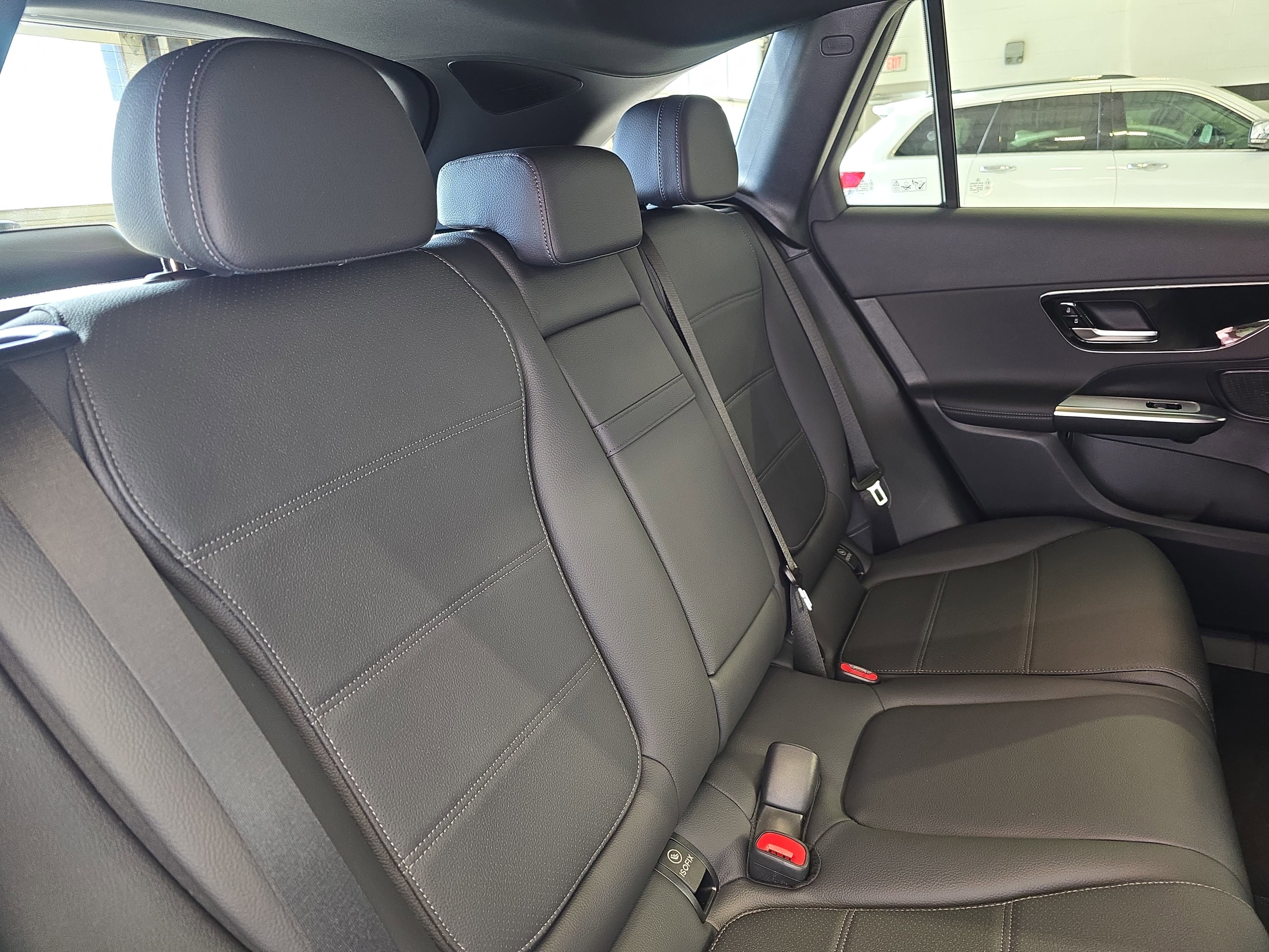 New 2026 Graphite Grey Metallic Mercedes-Benz GLC300 image 12
