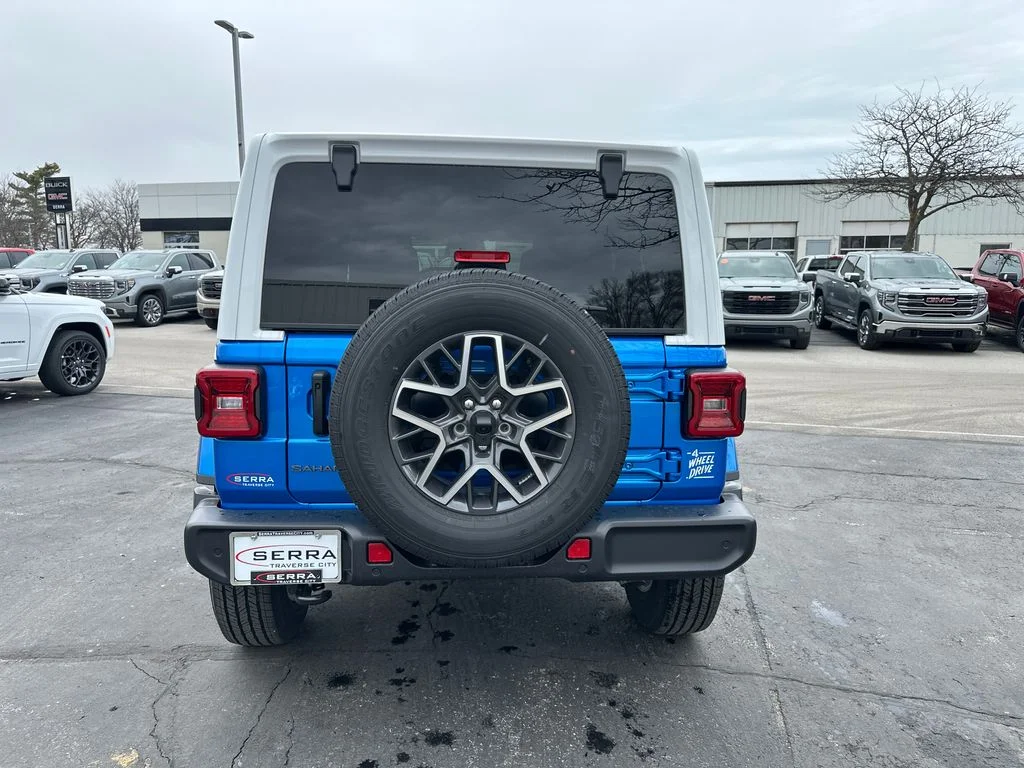 New 2026 Hydro Blue Pearl-Coat Exterior Paint Jeep Sahara image 4