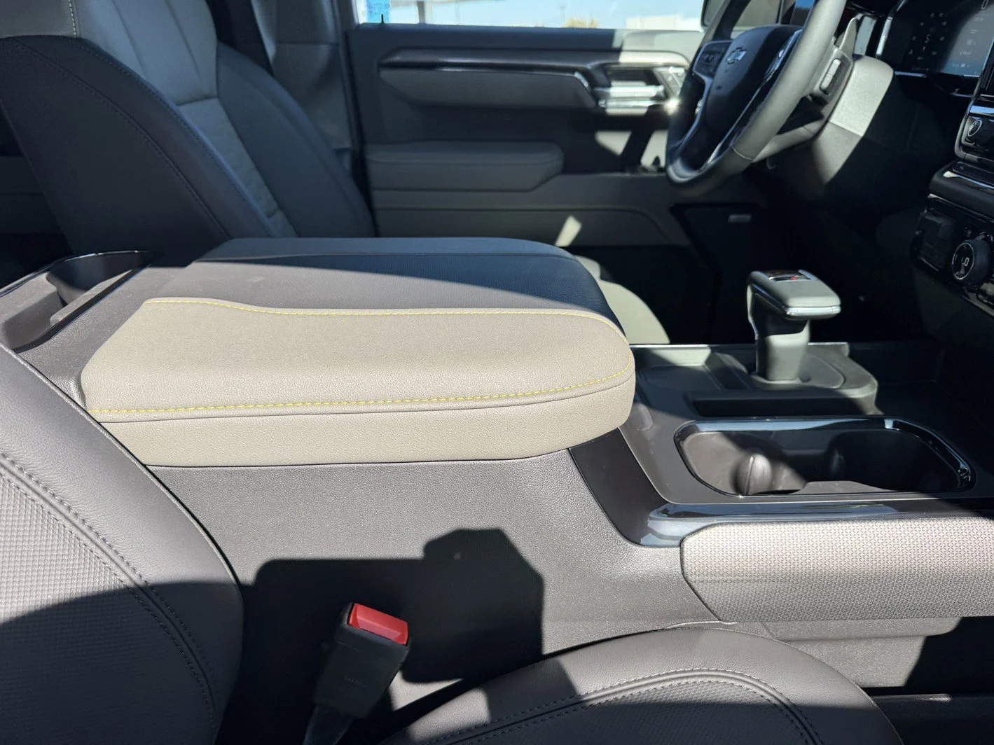 2026 Chevrolet Silverado 1500 ZR2 - Photo 8