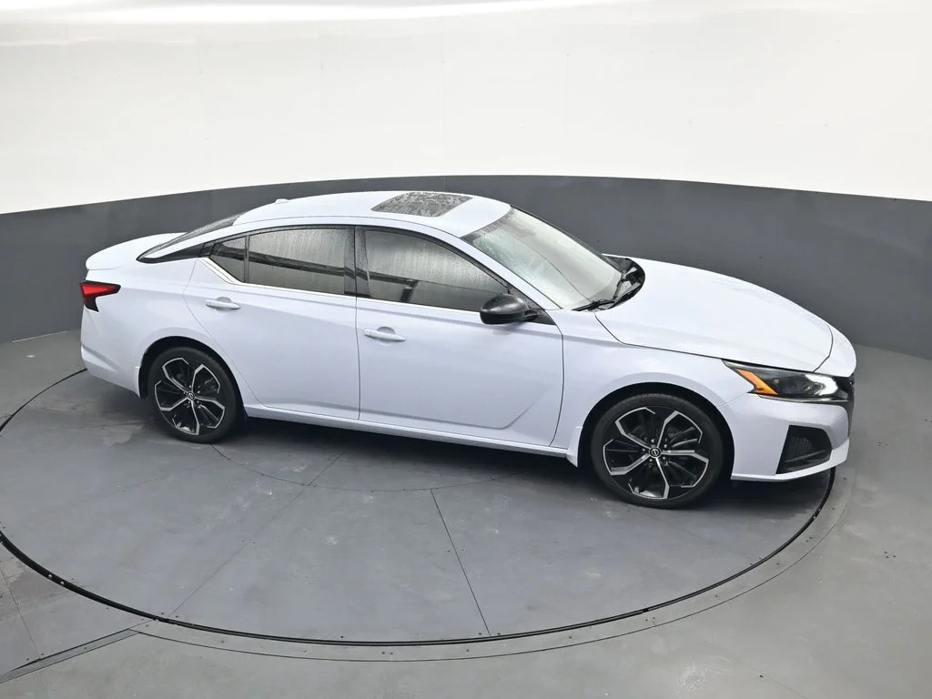Used 2023 Gray Nissan 2.5 SR image 35