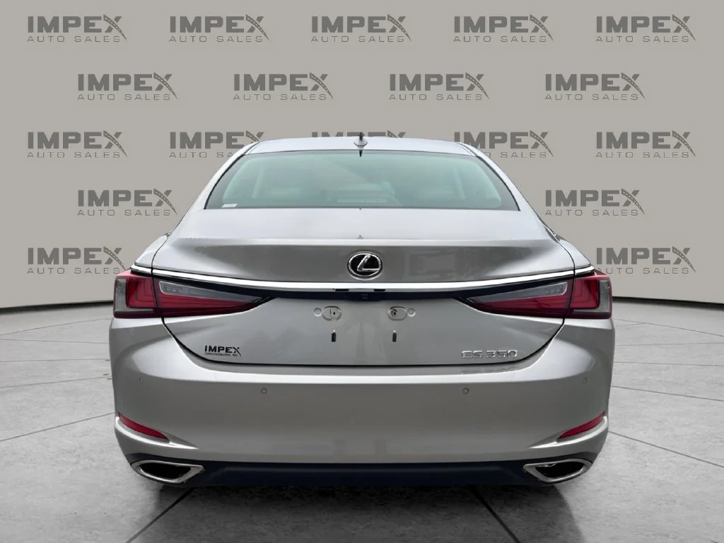 Used 2020 Silver Lexus 350 image 4
