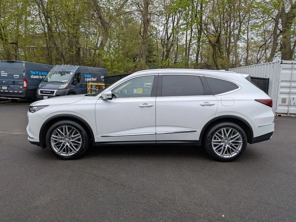 Used 2023  Acura Advance image 10