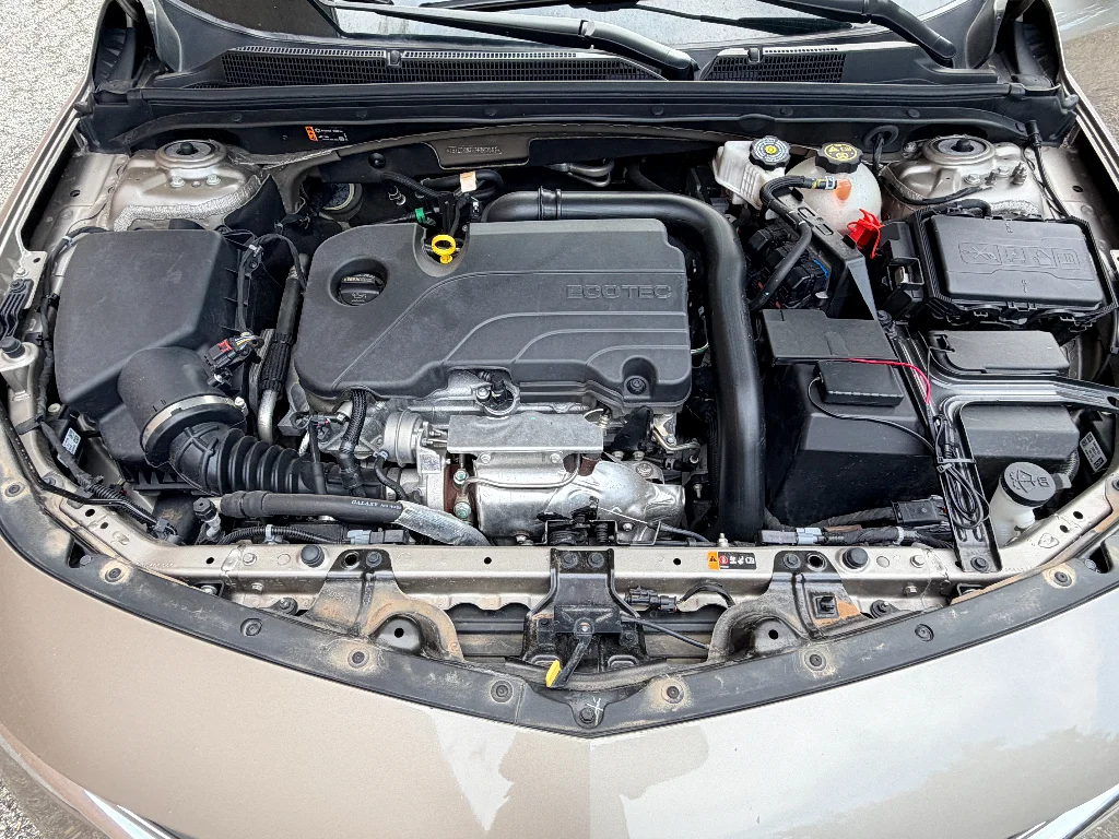 Used 2023 Gray Metallic Chevrolet LT image 29