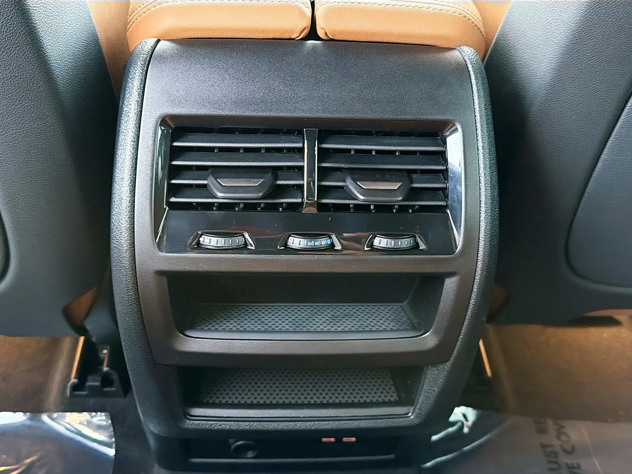 New 2026 Carbon Black Metallic BMW sDrive40i image 19