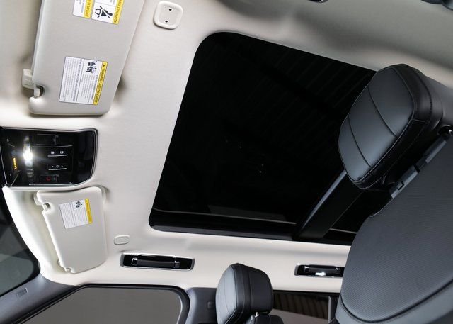 New 2026 Santorini Black Land Rover SE image 21