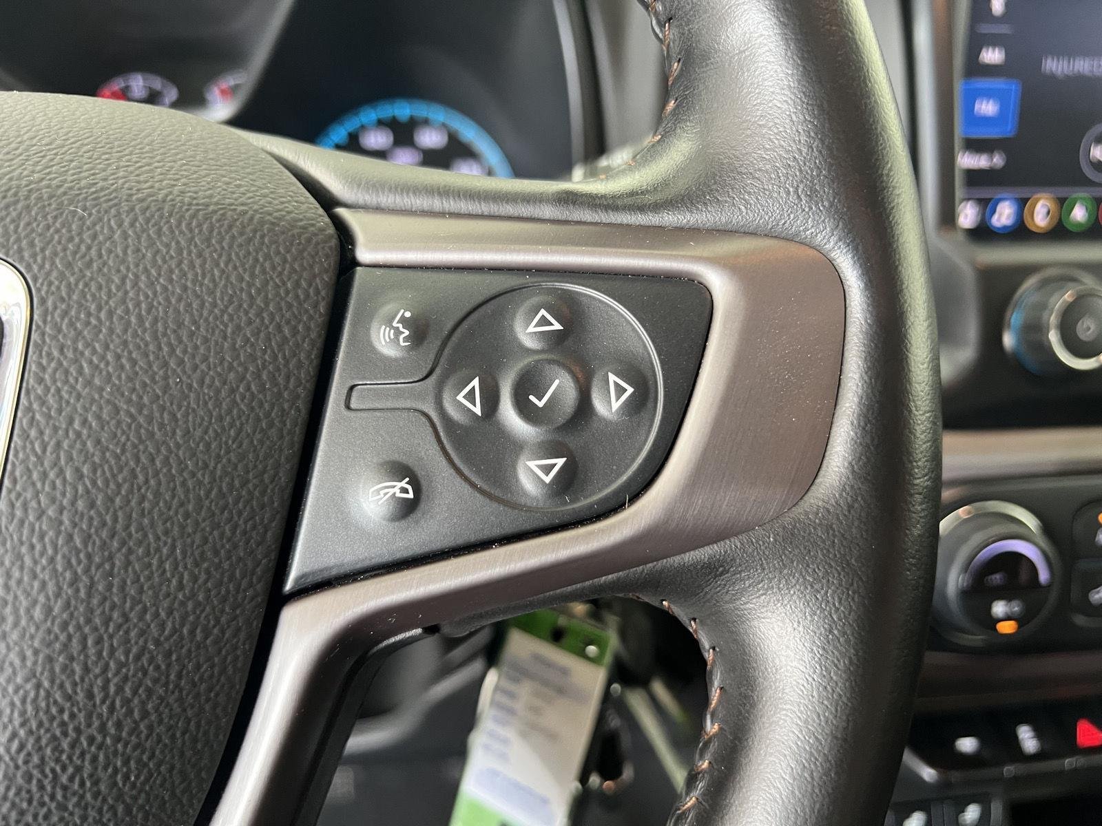 Used 2022 Onyx Black GMC 4WD AT4 w/Leather image 10