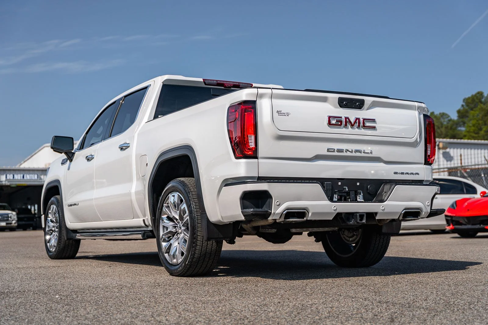 Used 2024 White GMC Denali image 4