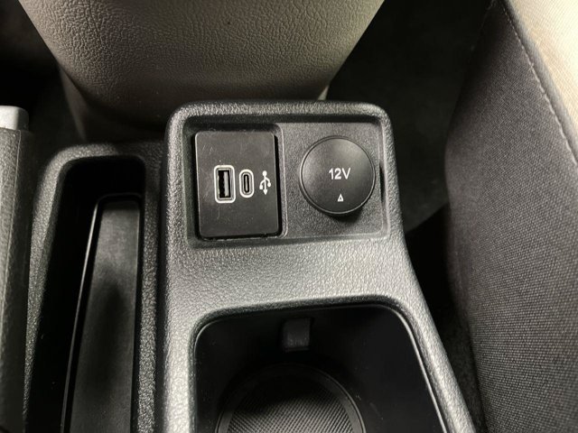 Used 2023 Silver Ford XLT image 17