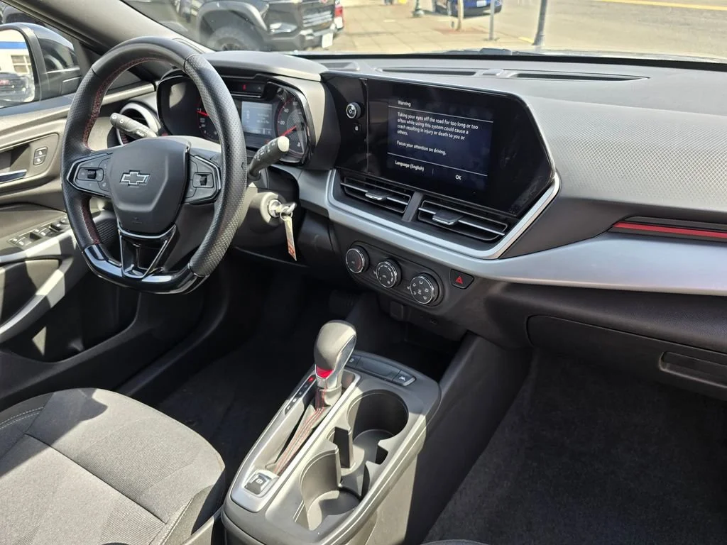 2025 Chevrolet Trax RS - Photo 10