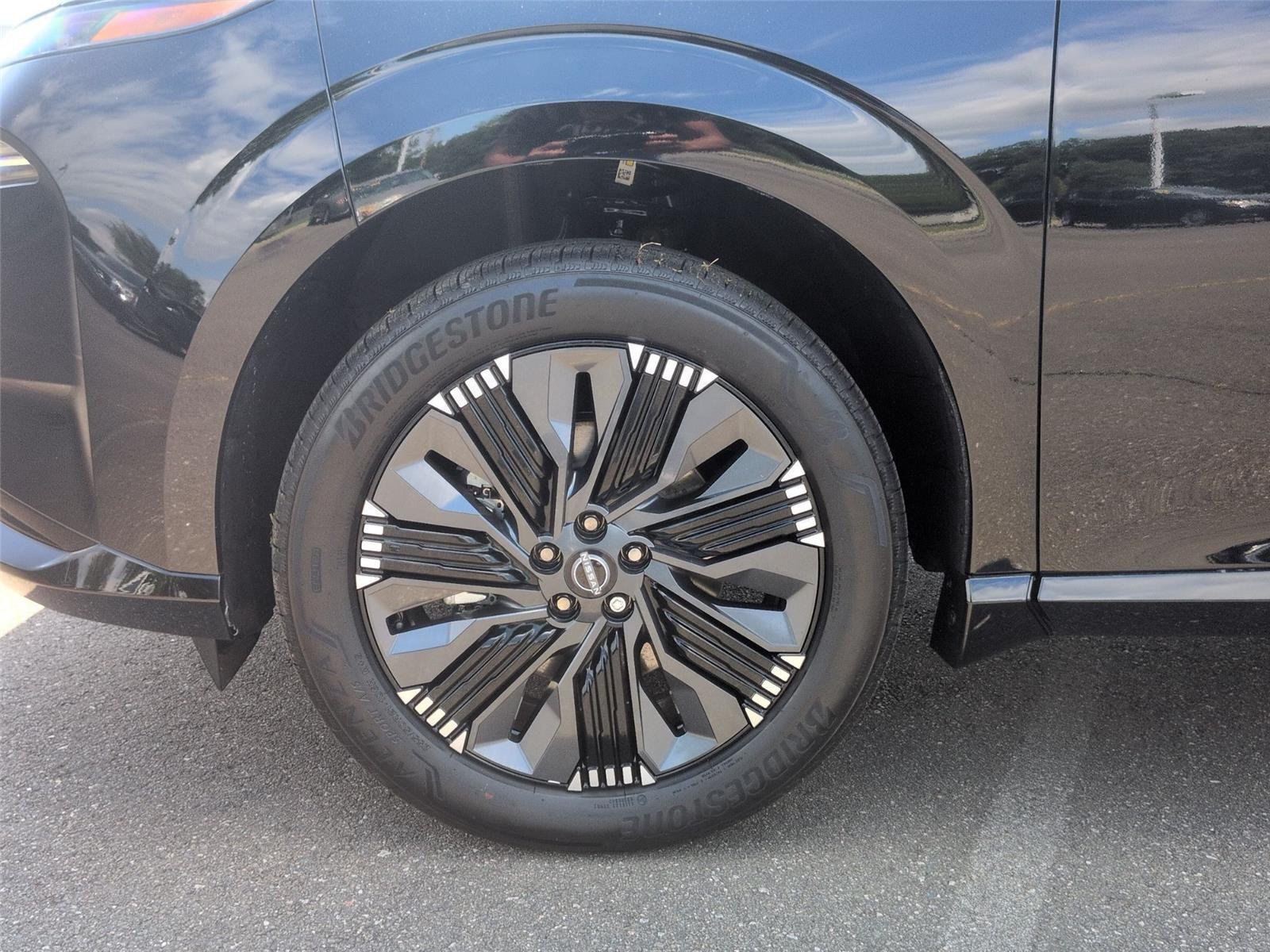 New 2026 Super Black Nissan Platinum image 10