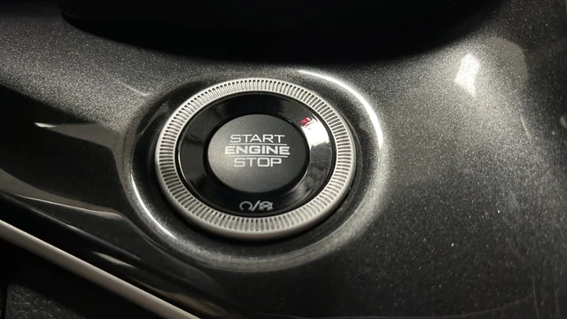 Used 2022 Gray Metallic Jeep Altitude image 31