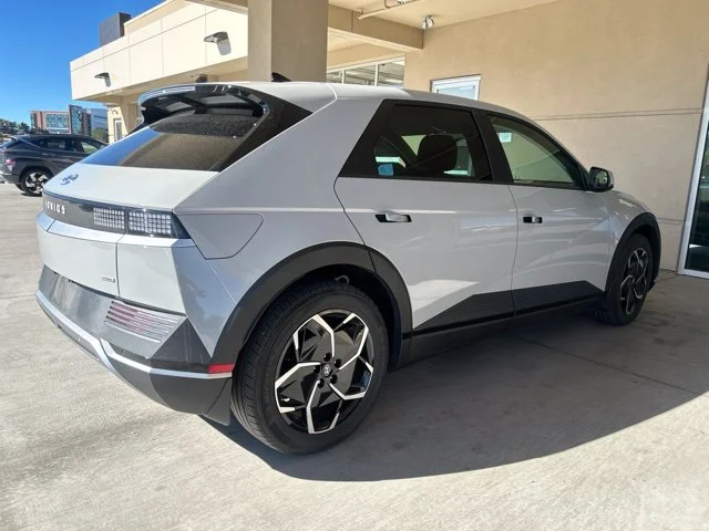 Used 2024 Gray Hyundai SEL image 3