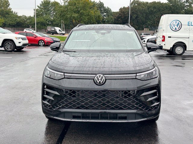 New 2026 Deep Black Pearl Volkswagen SE R-Line Black image 2