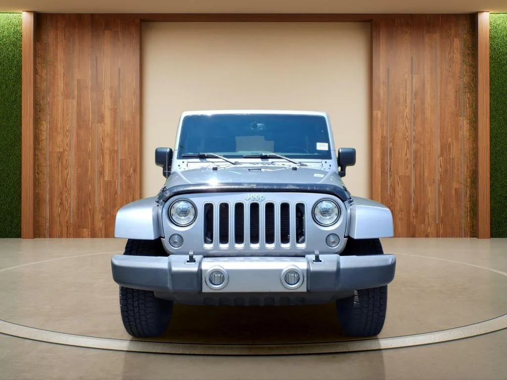 Used 2017 Silver Jeep Unlimited Sahara image 2