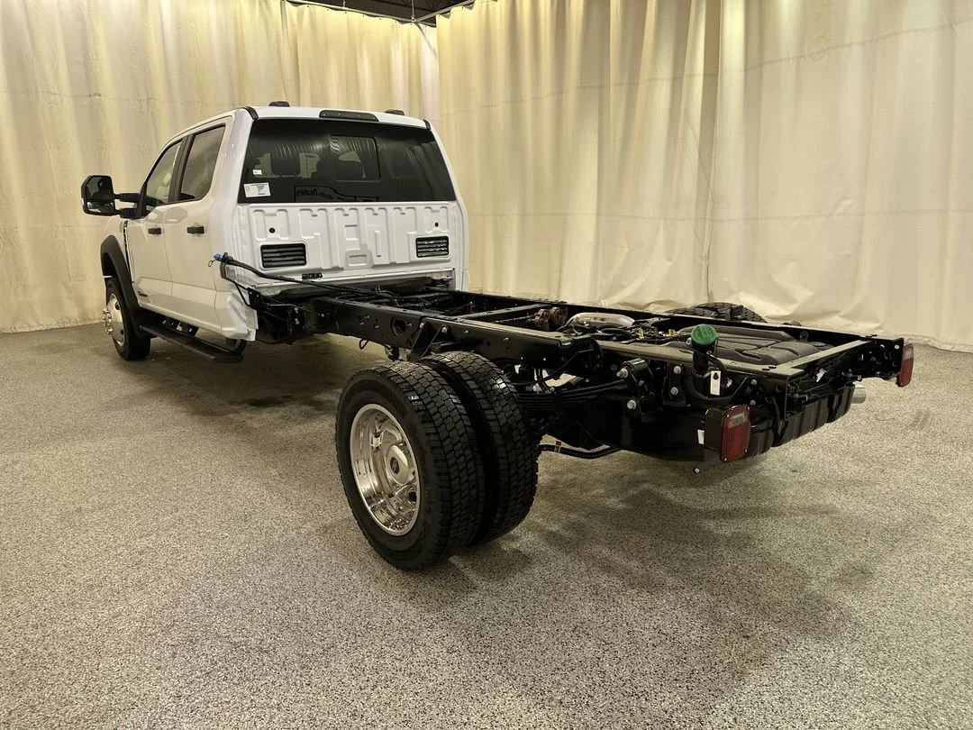 2026 Ford F-550 Super Duty Chassis Cab XL - Photo 9