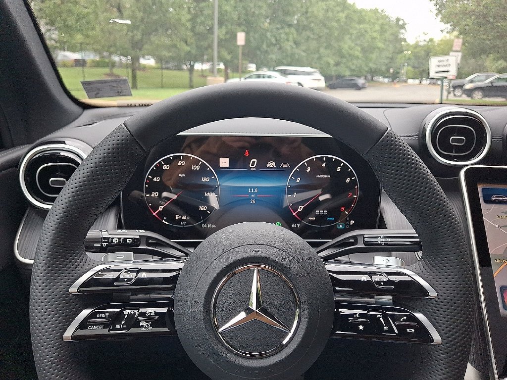 New 2027 Black Mercedes-Benz GLC 300 image 41