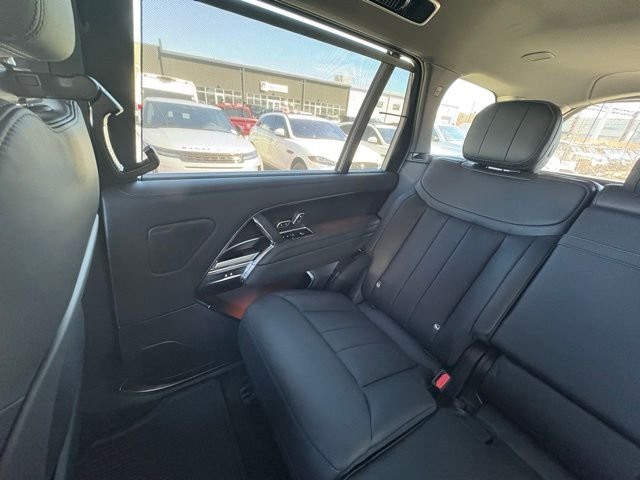 New 2026 Eiger Grey Land Rover SE image 32