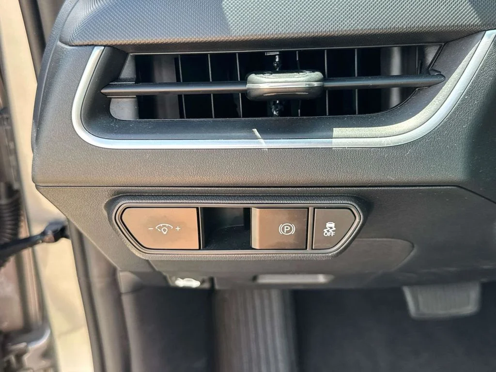 2025 Kia K4 LXS - Photo 36
