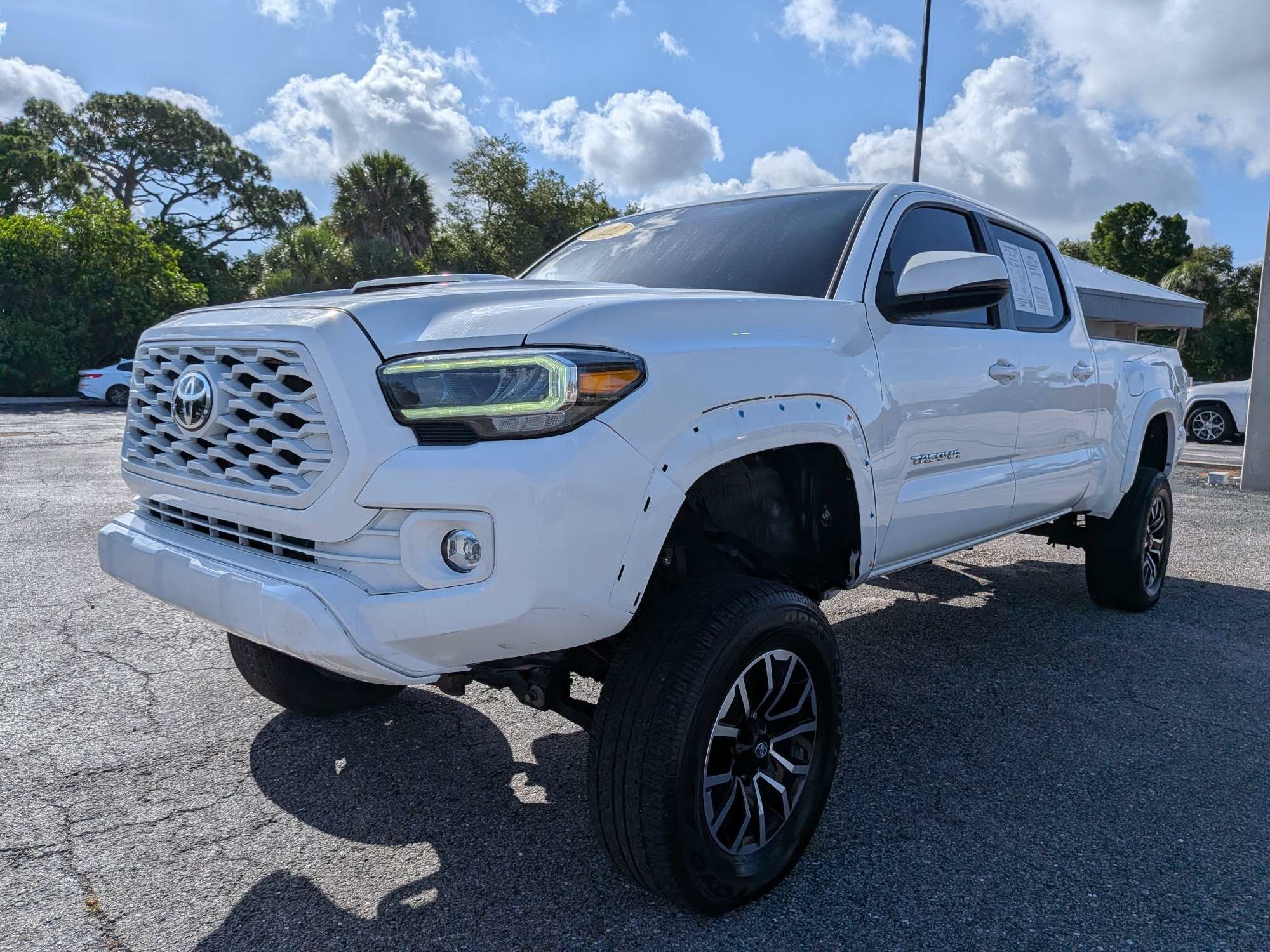 Used 2022  Toyota  image 8