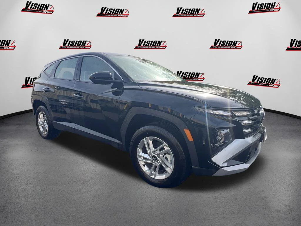 Used 2025 Black Hyundai SE image 2