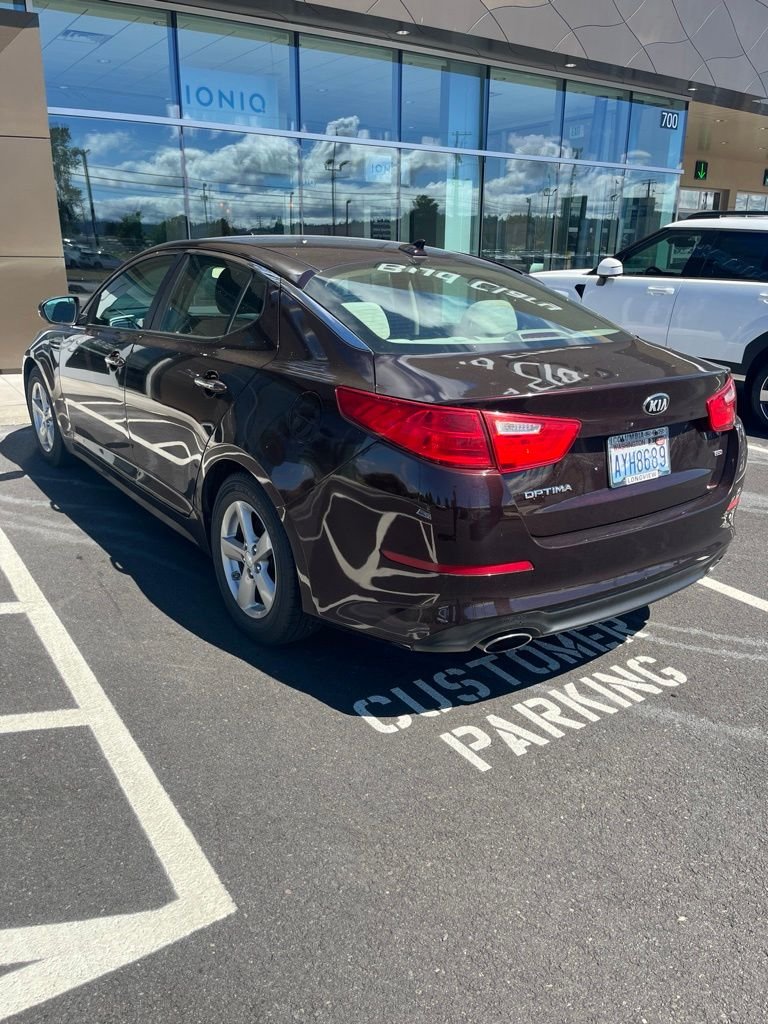 Used 2014 Red Kia LX image 7