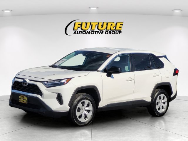 Used 2025 White Toyota LE image 5