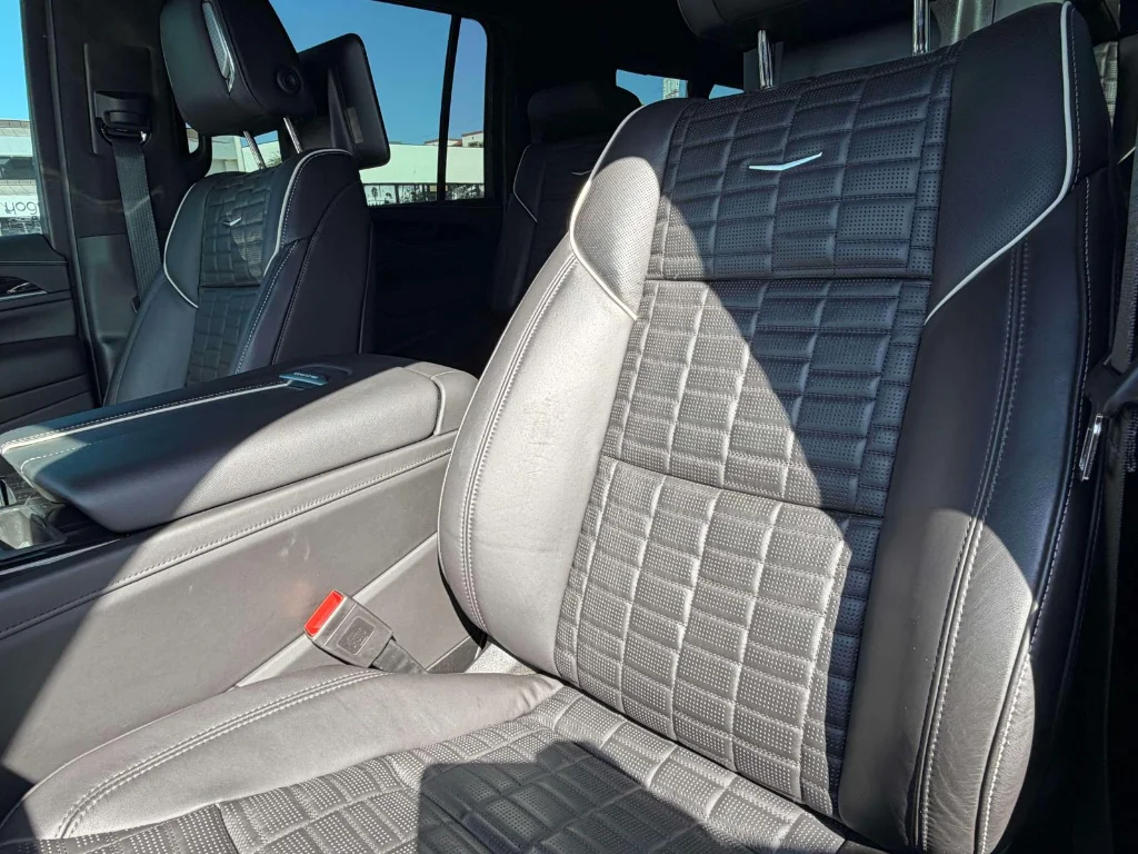 Used 2023 Black Raven Cadillac AWD V-Series image 31