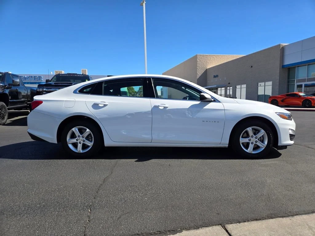 Used 2024 Summit White Chevrolet LS image 7