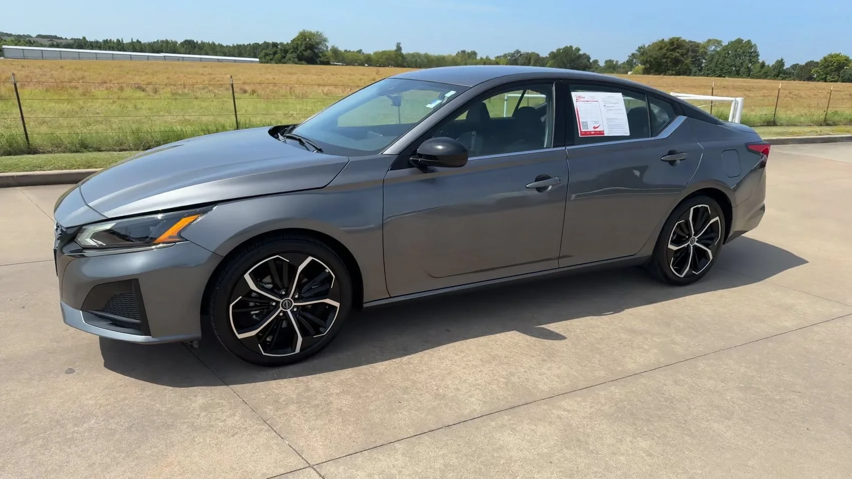 Used 2025 Gun Metallic Nissan SR image 5